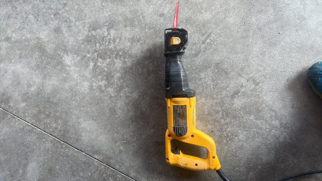reciprocating-saw-2
